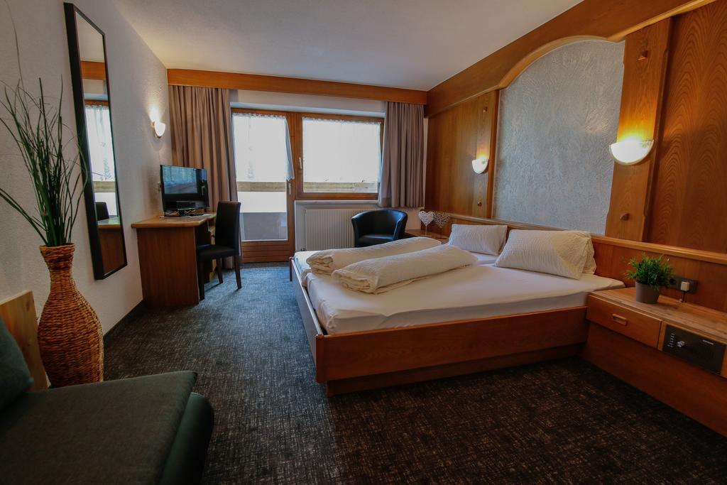Hotel Tia Apart Kaunertal Chambre photo
