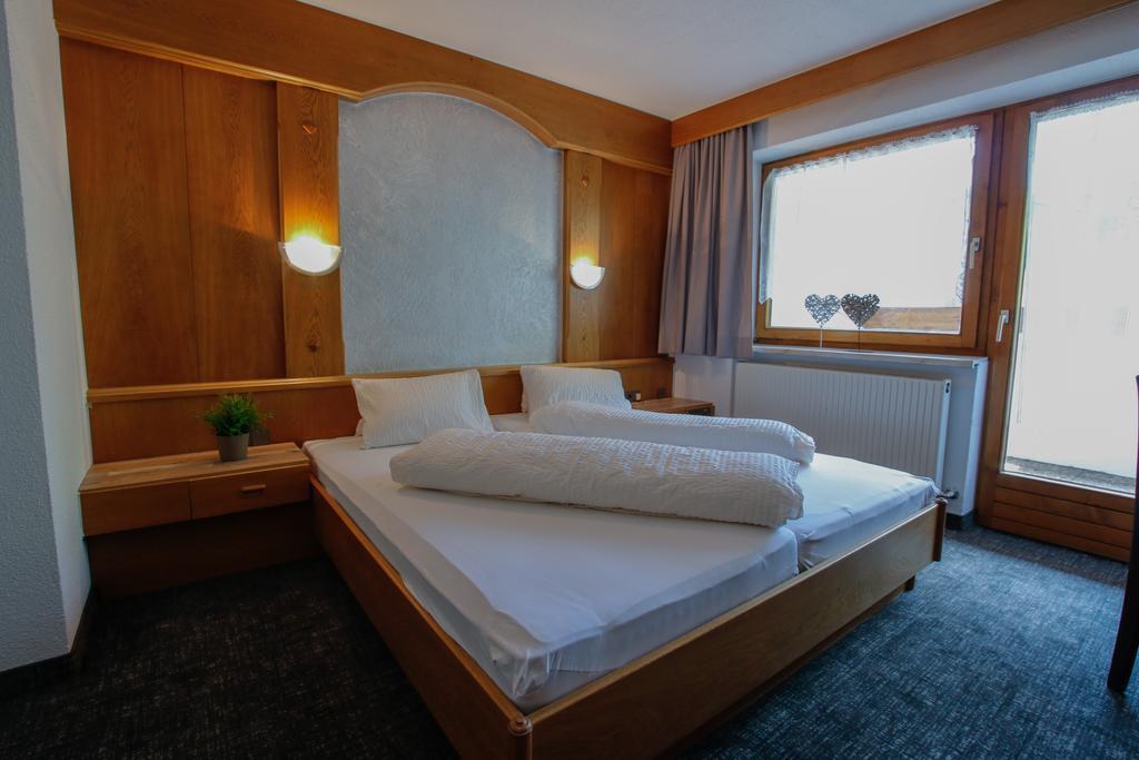 Hotel Tia Apart Kaunertal Chambre photo